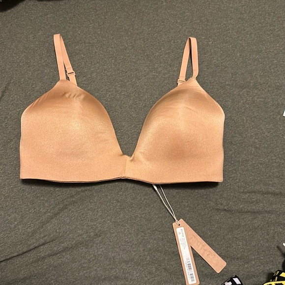 Skims Wireless form lightly lined bra - Picture 1 of 4